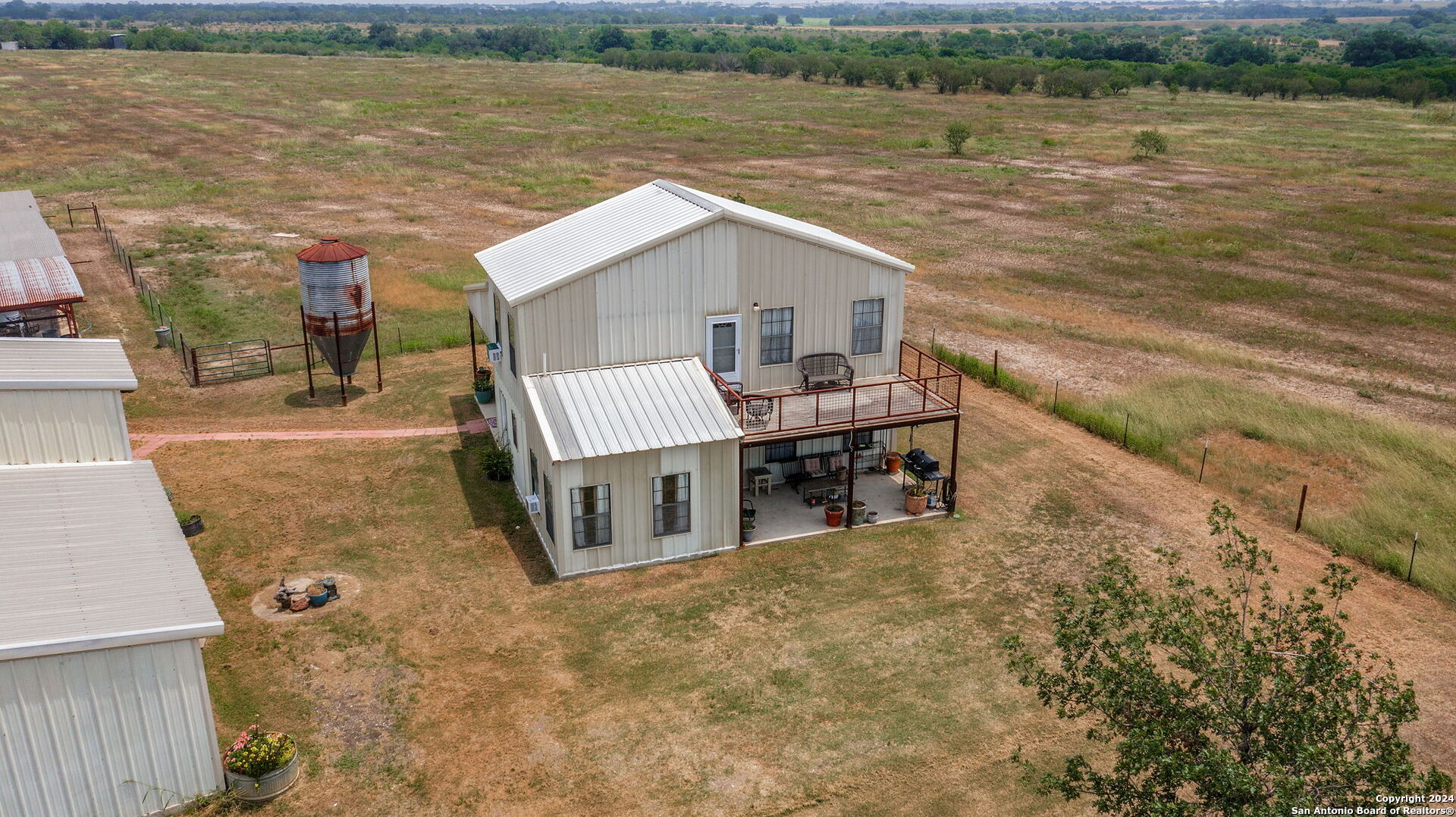 main property photo 26