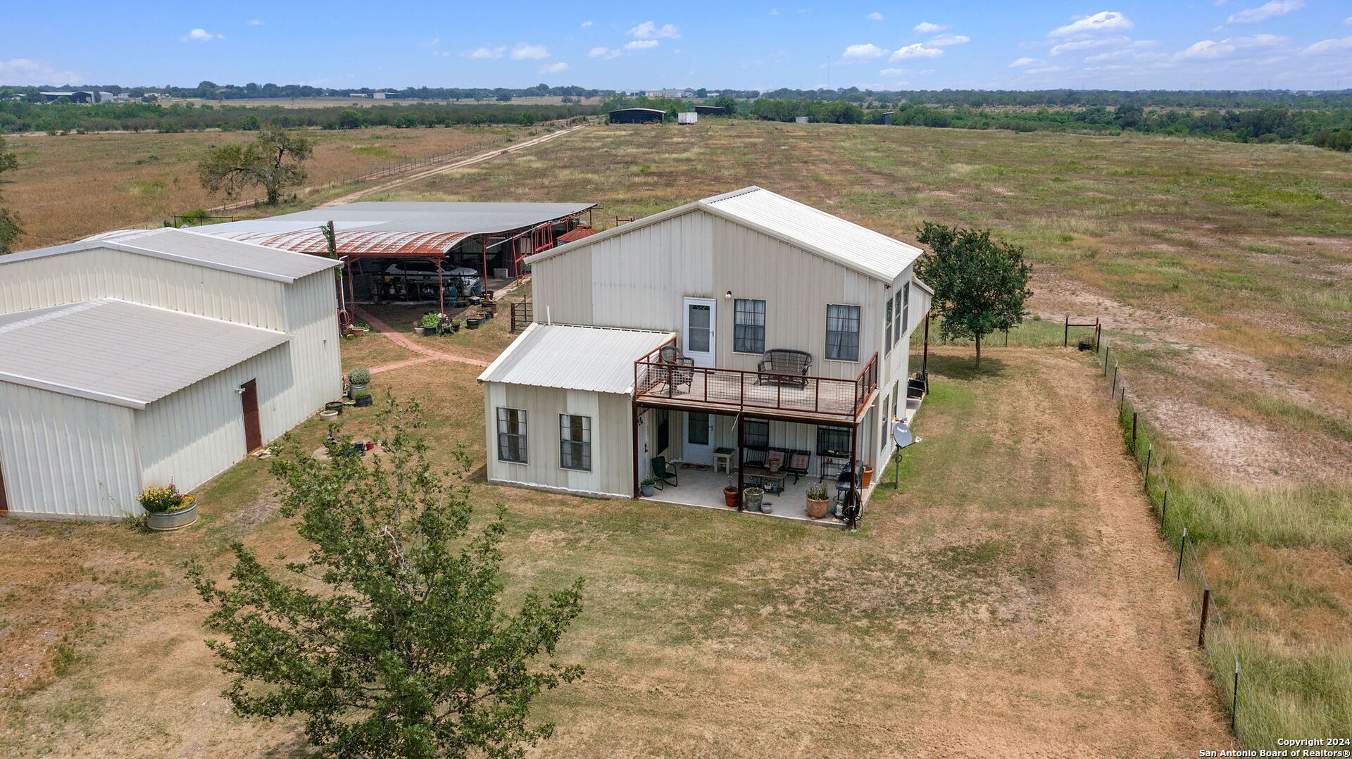 main property photo 6