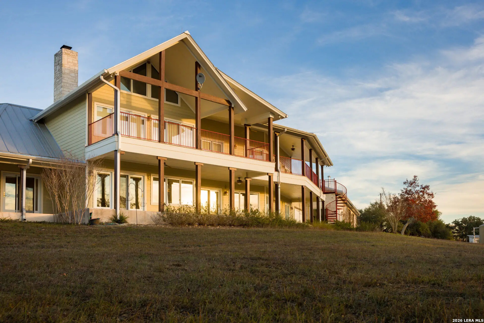 main property photo 4