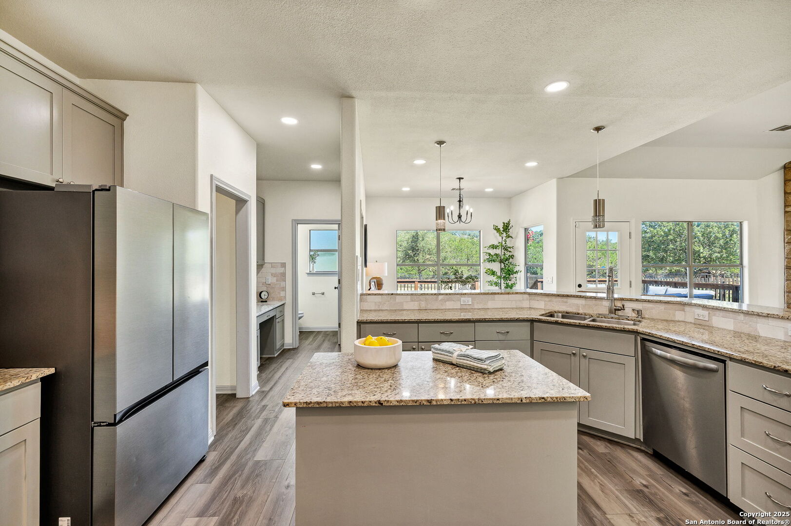 main property photo 15