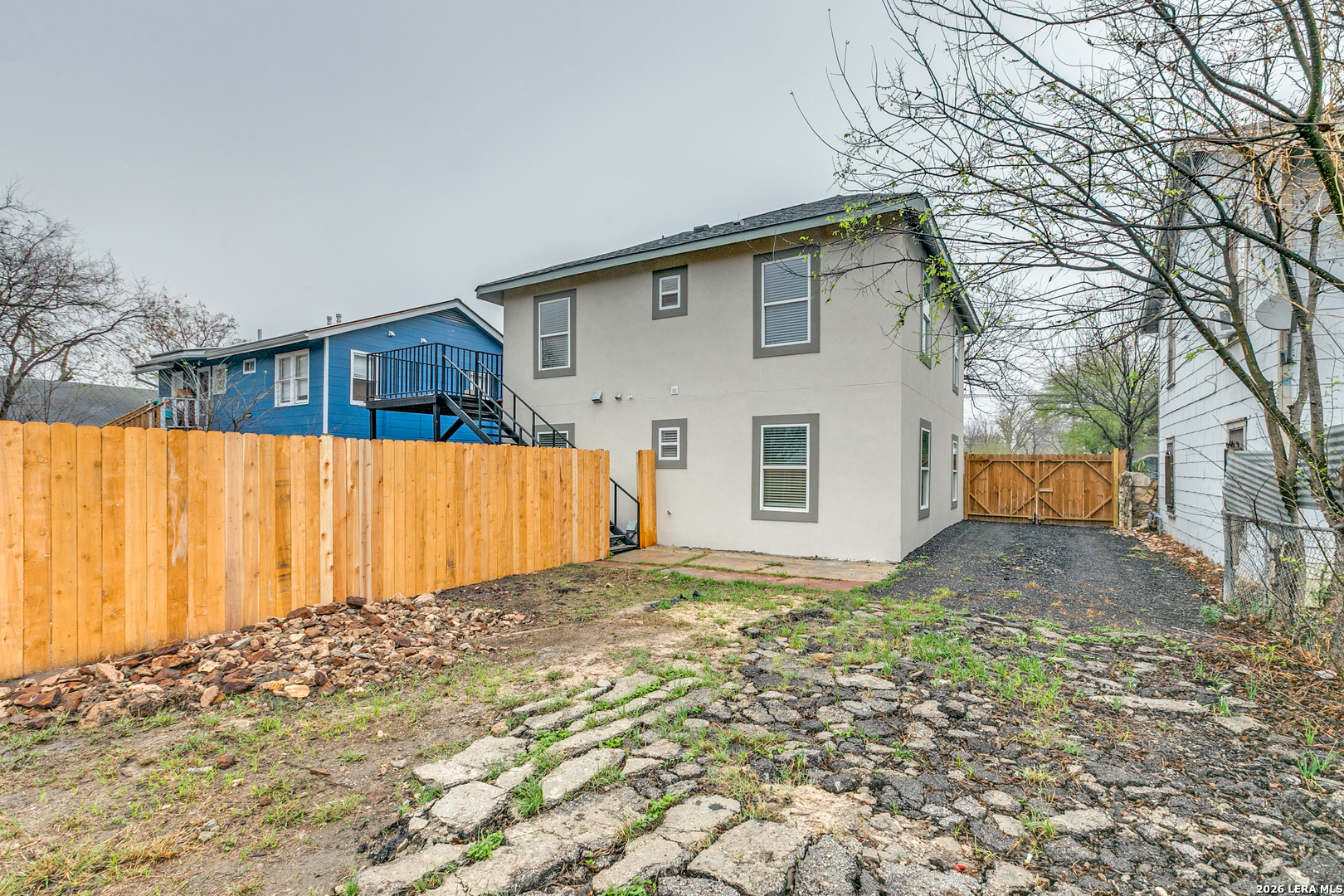 main property photo 18
