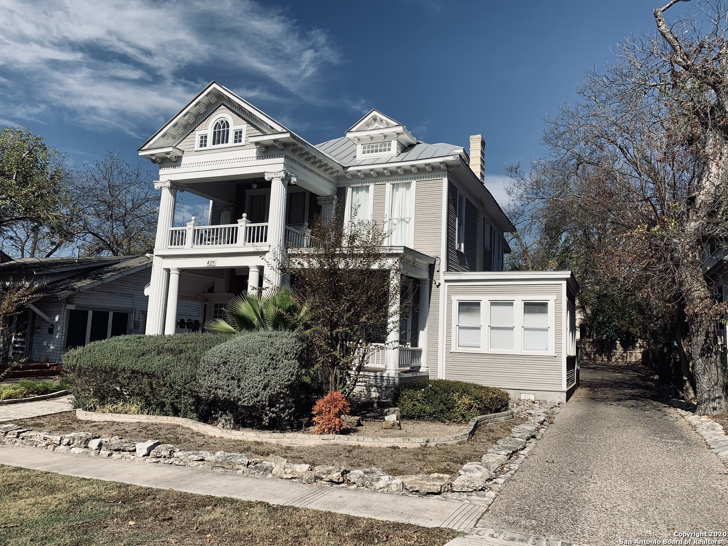 main property photo 2