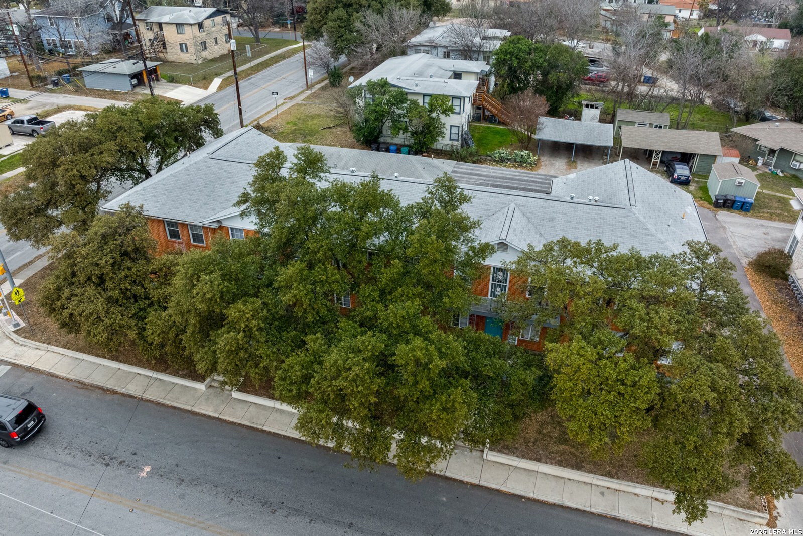 main property photo 13
