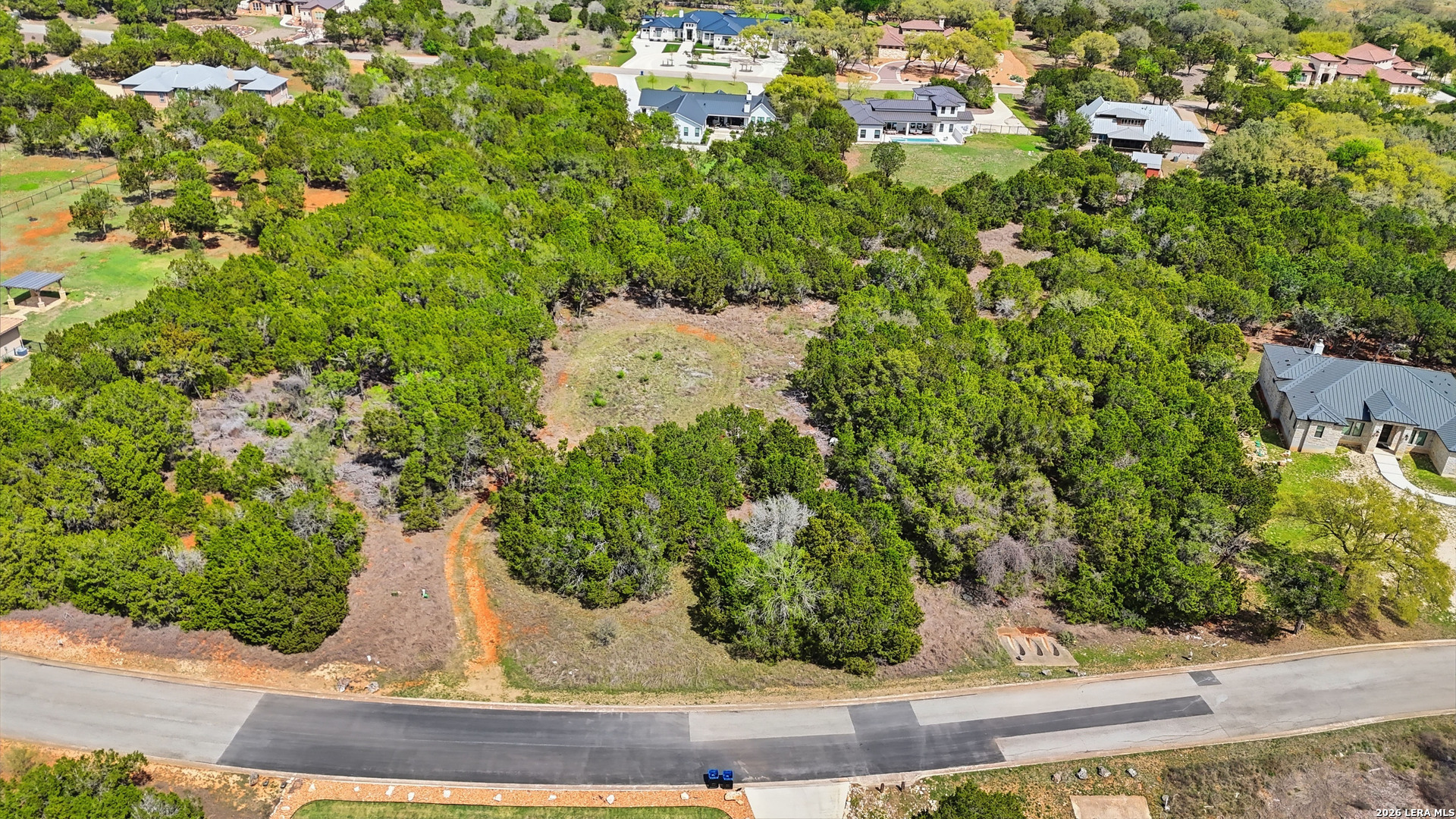 main property photo 9