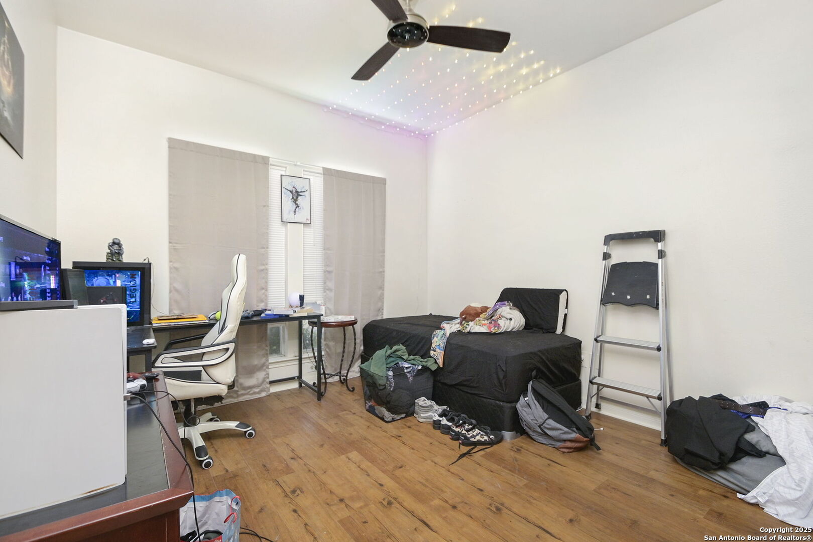 main property photo 13