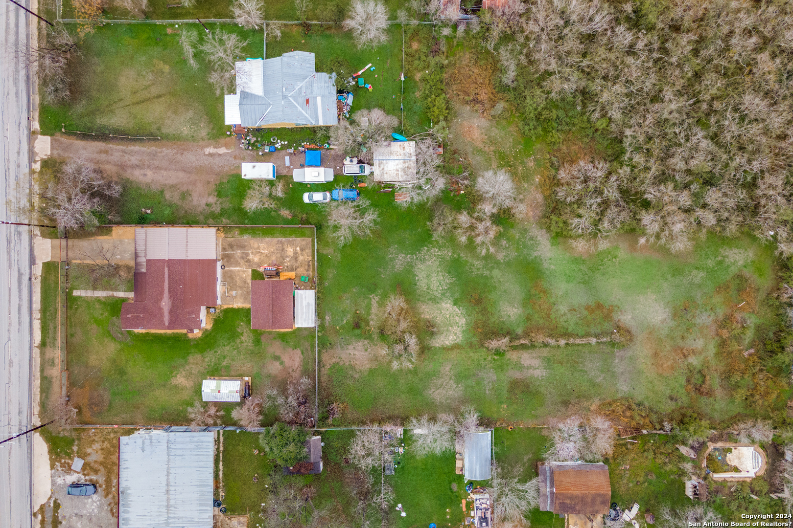 main property photo 32