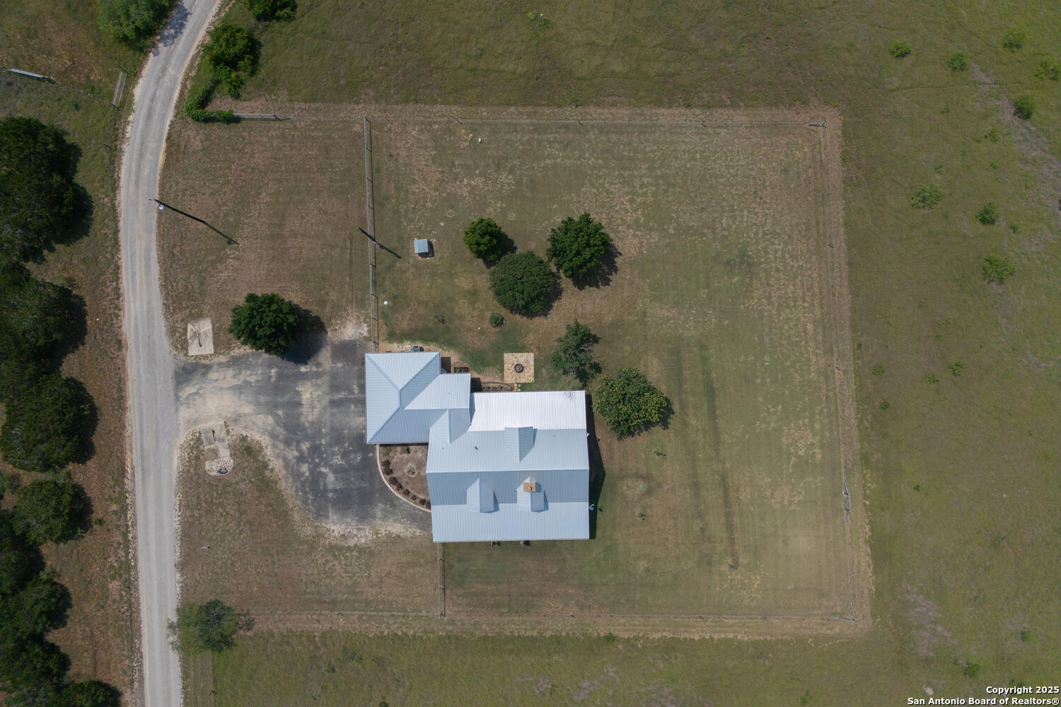 main property photo 25