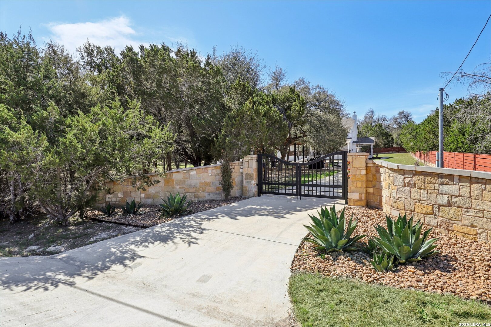 main property photo 50