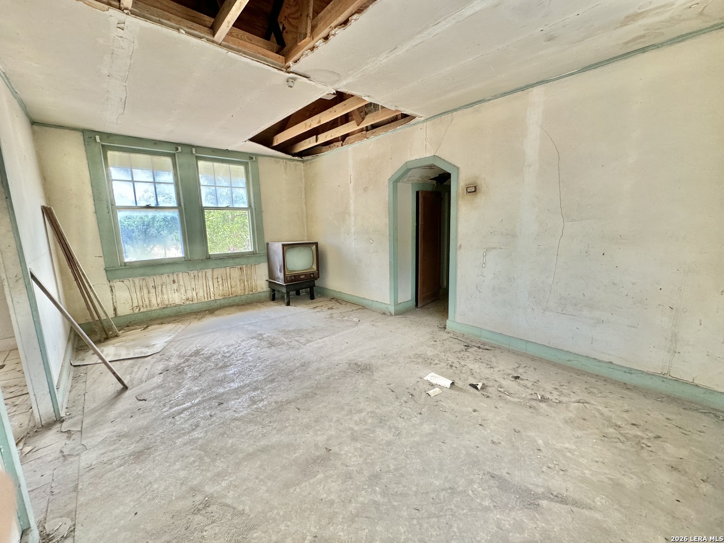 main property photo 13