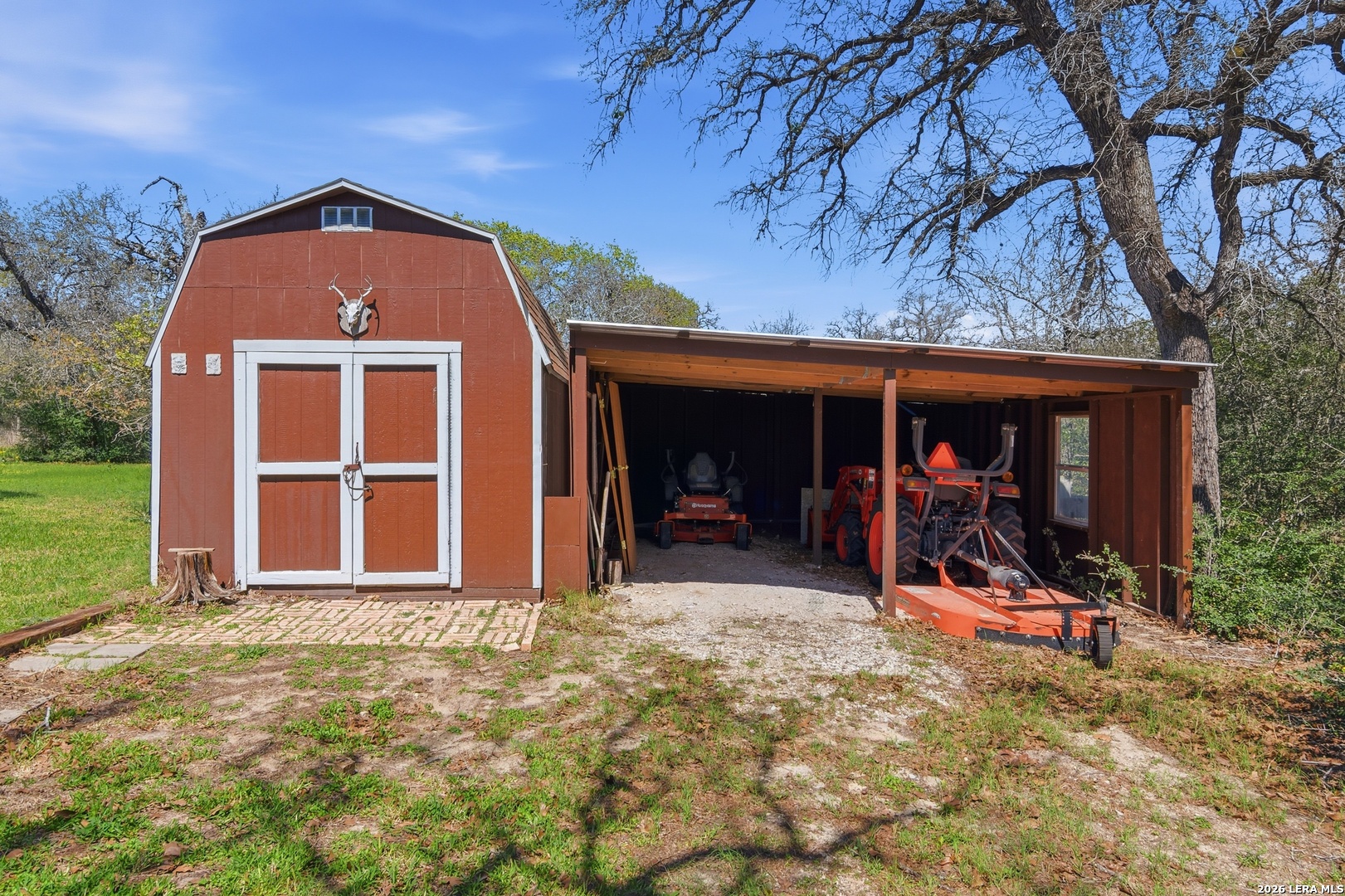 main property photo 6