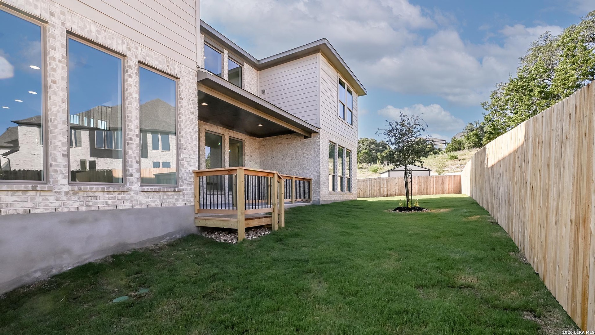main property photo 19