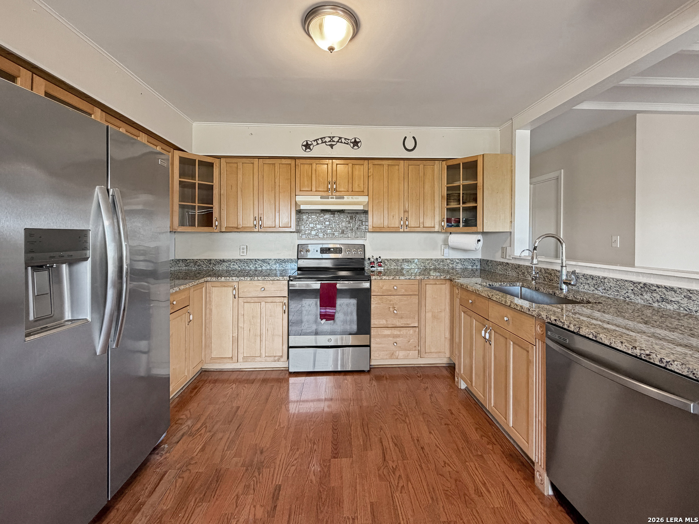 main property photo 7