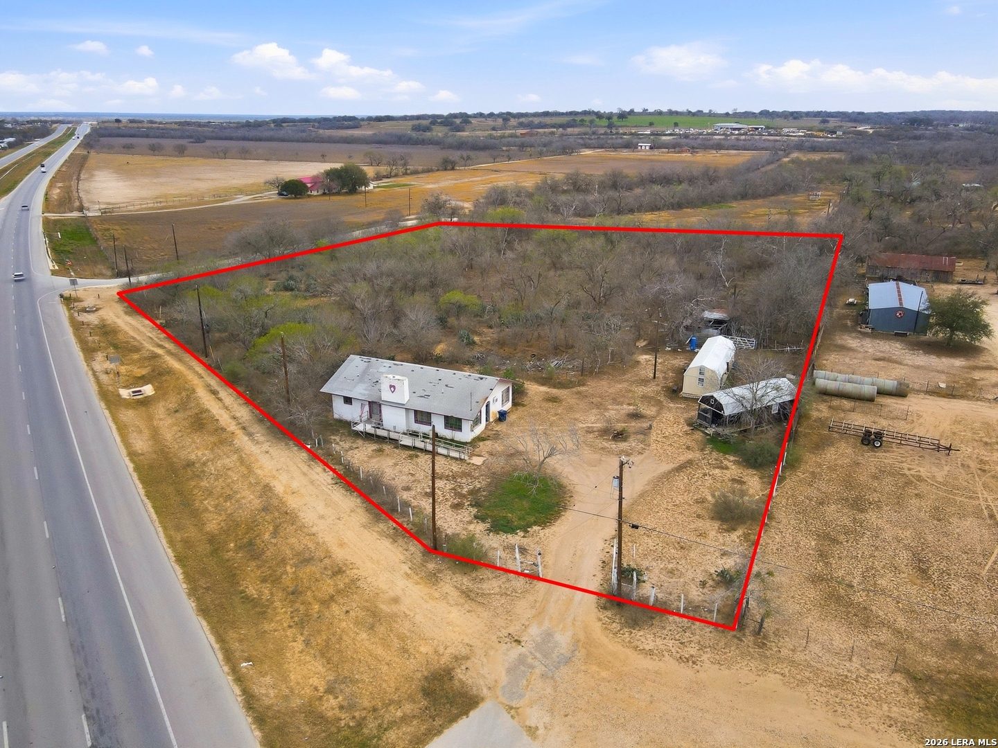 main property photo 3