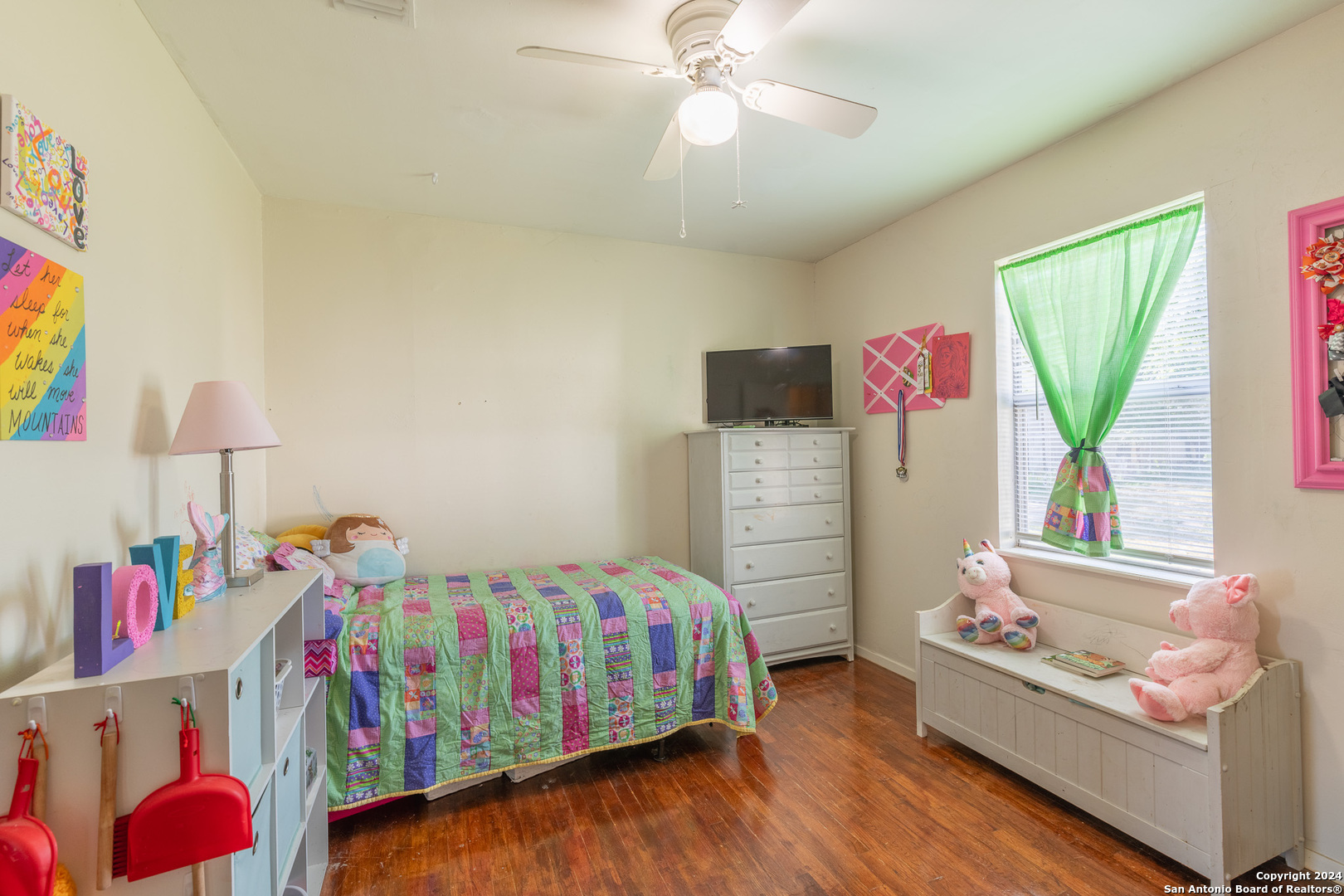 main property photo 10