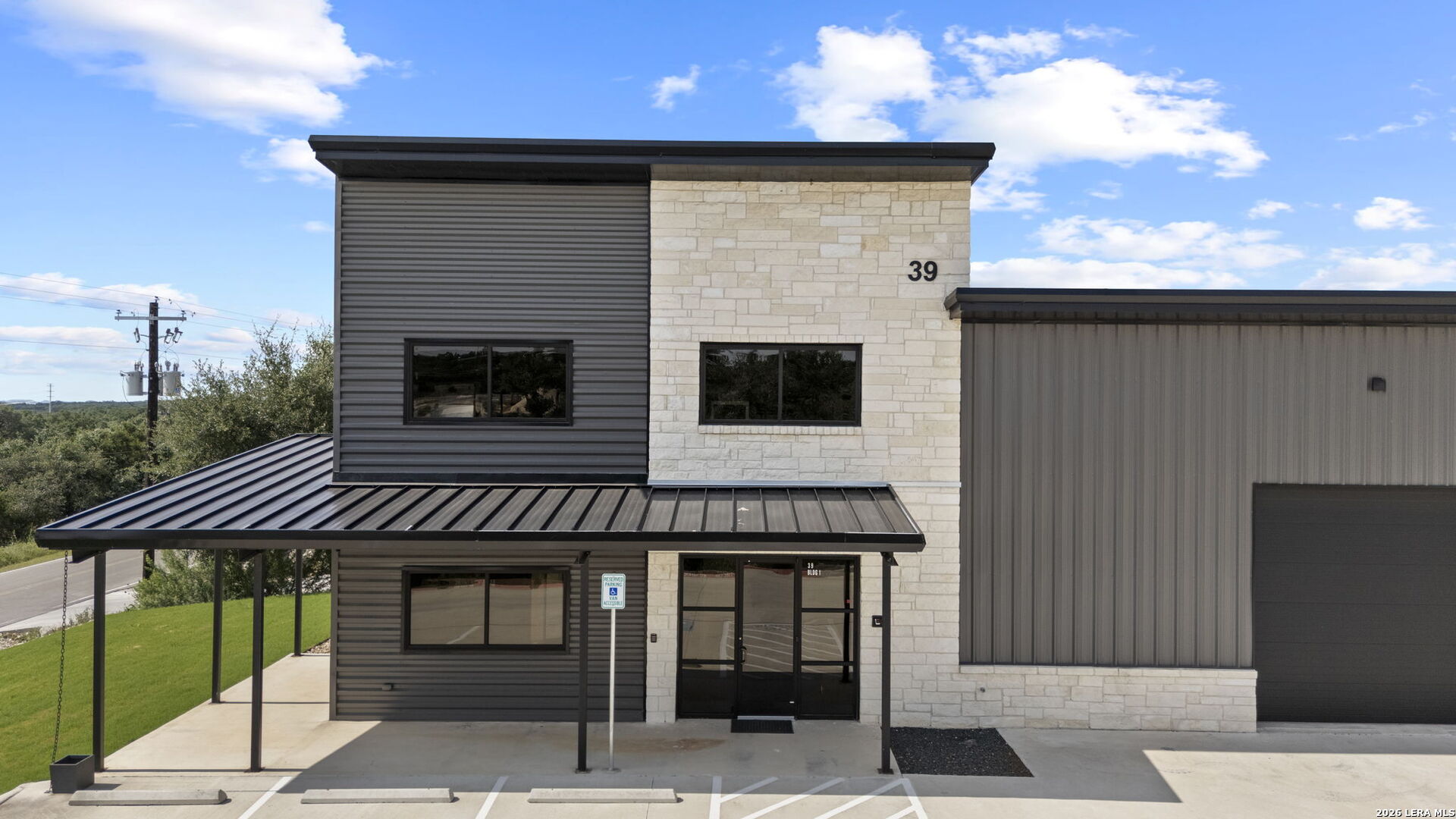 main property photo 15