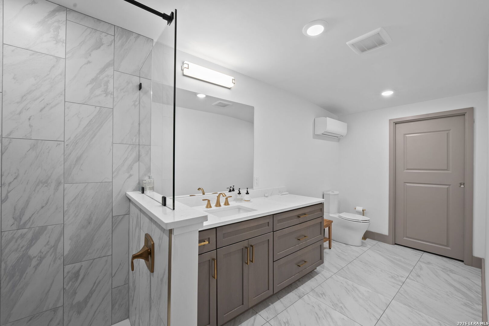 main property photo 74