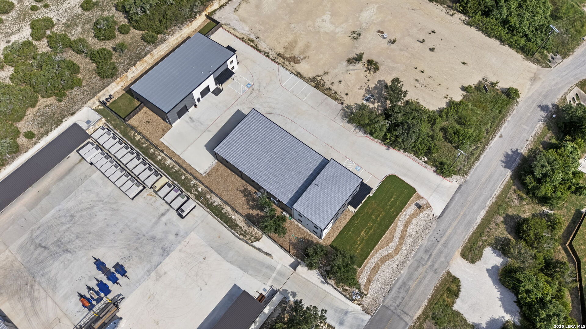 main property photo 8
