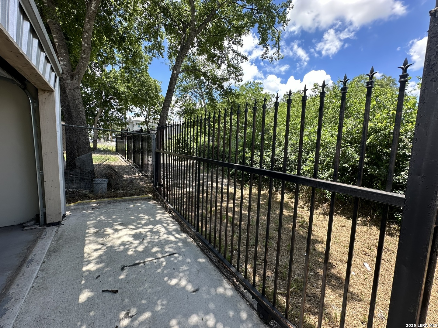 main property photo 19