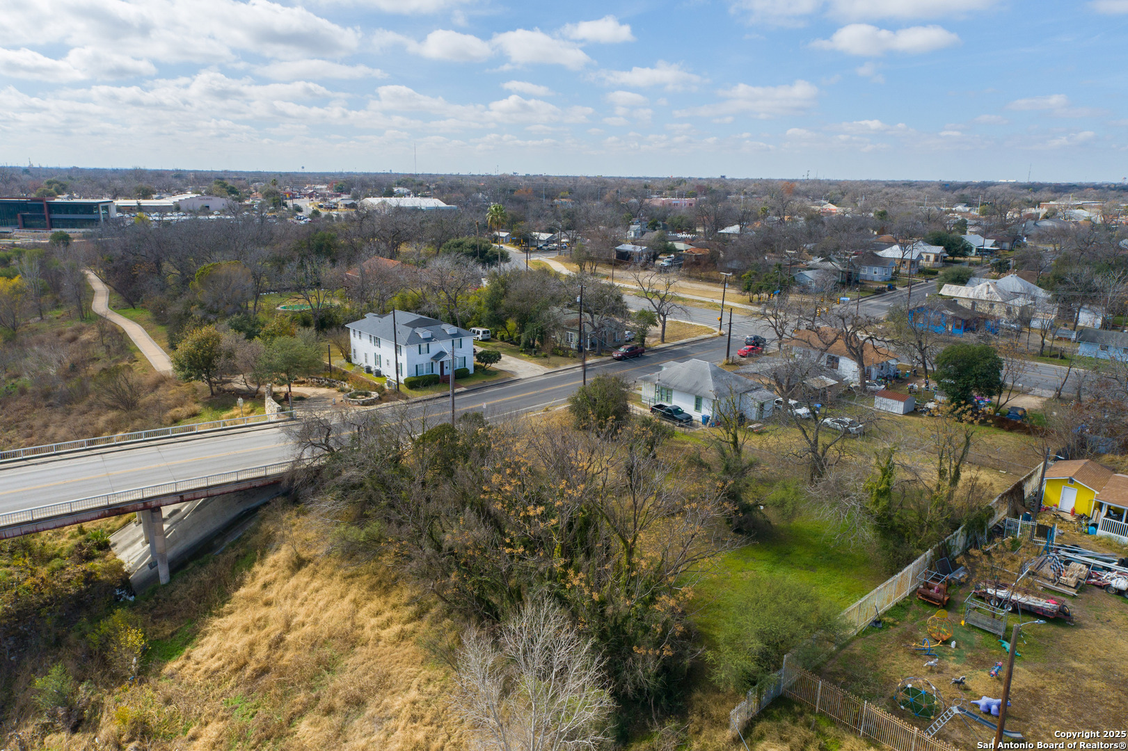 main property photo 13