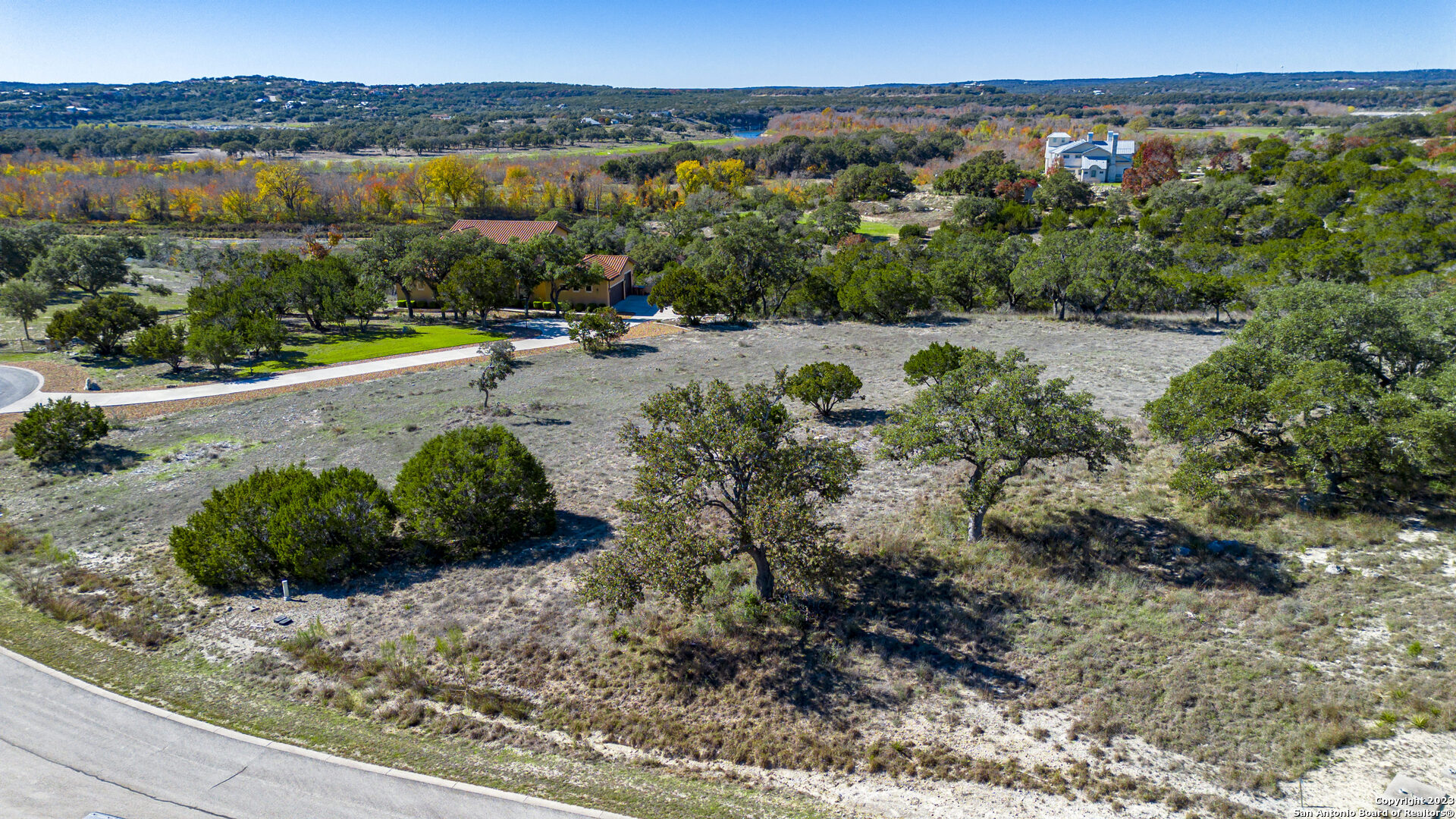main property photo 28