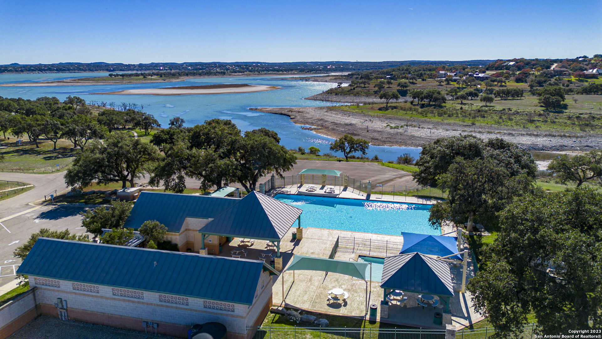 main property photo 30