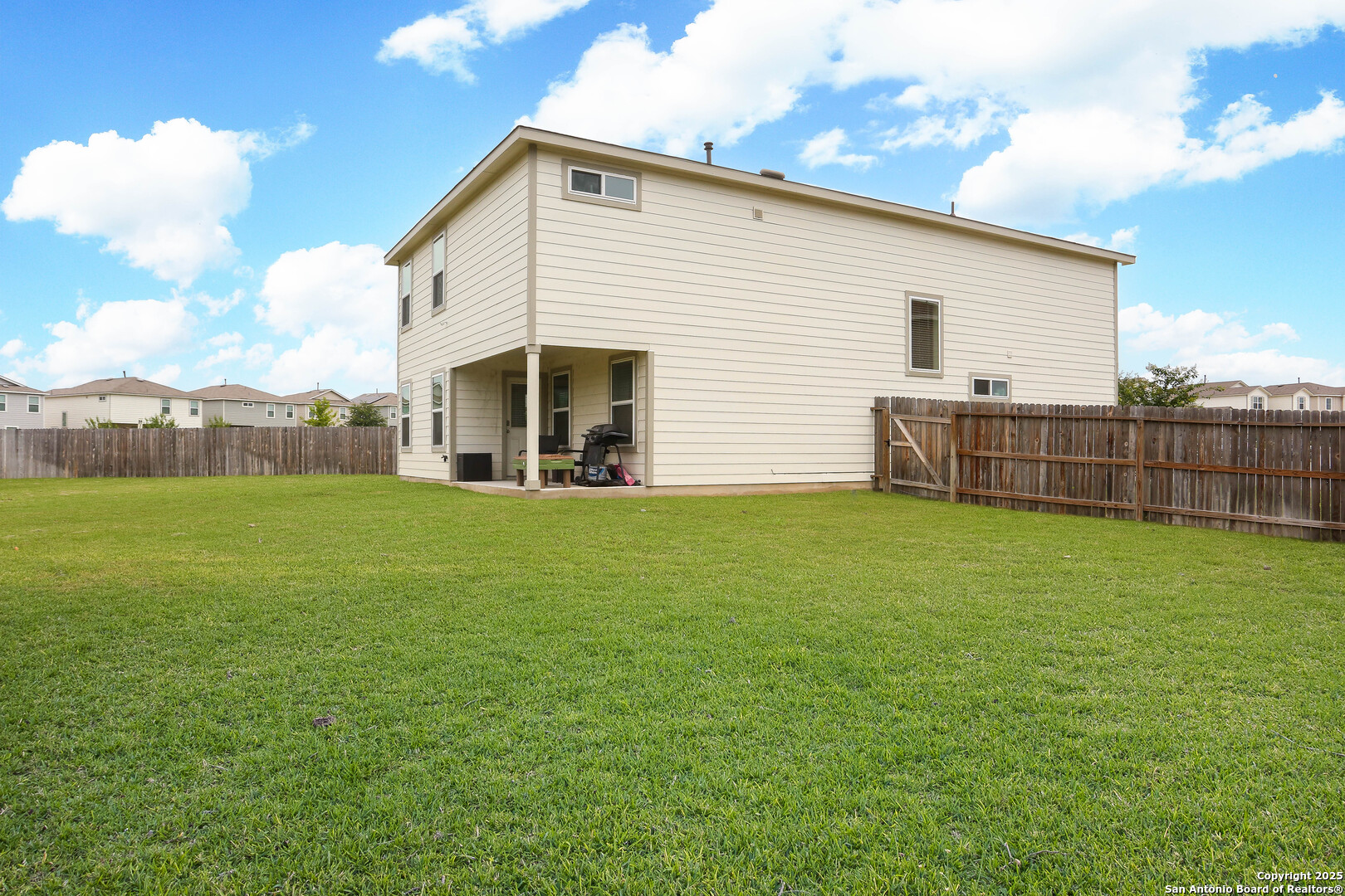 main property photo 24