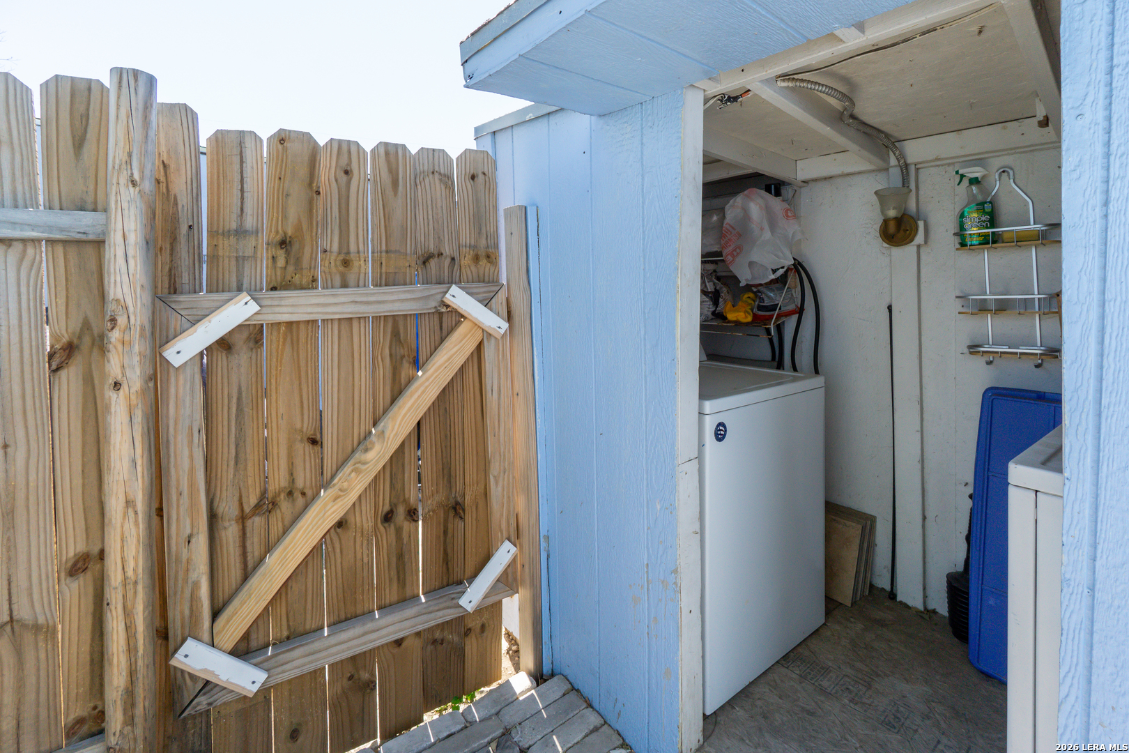 main property photo 41