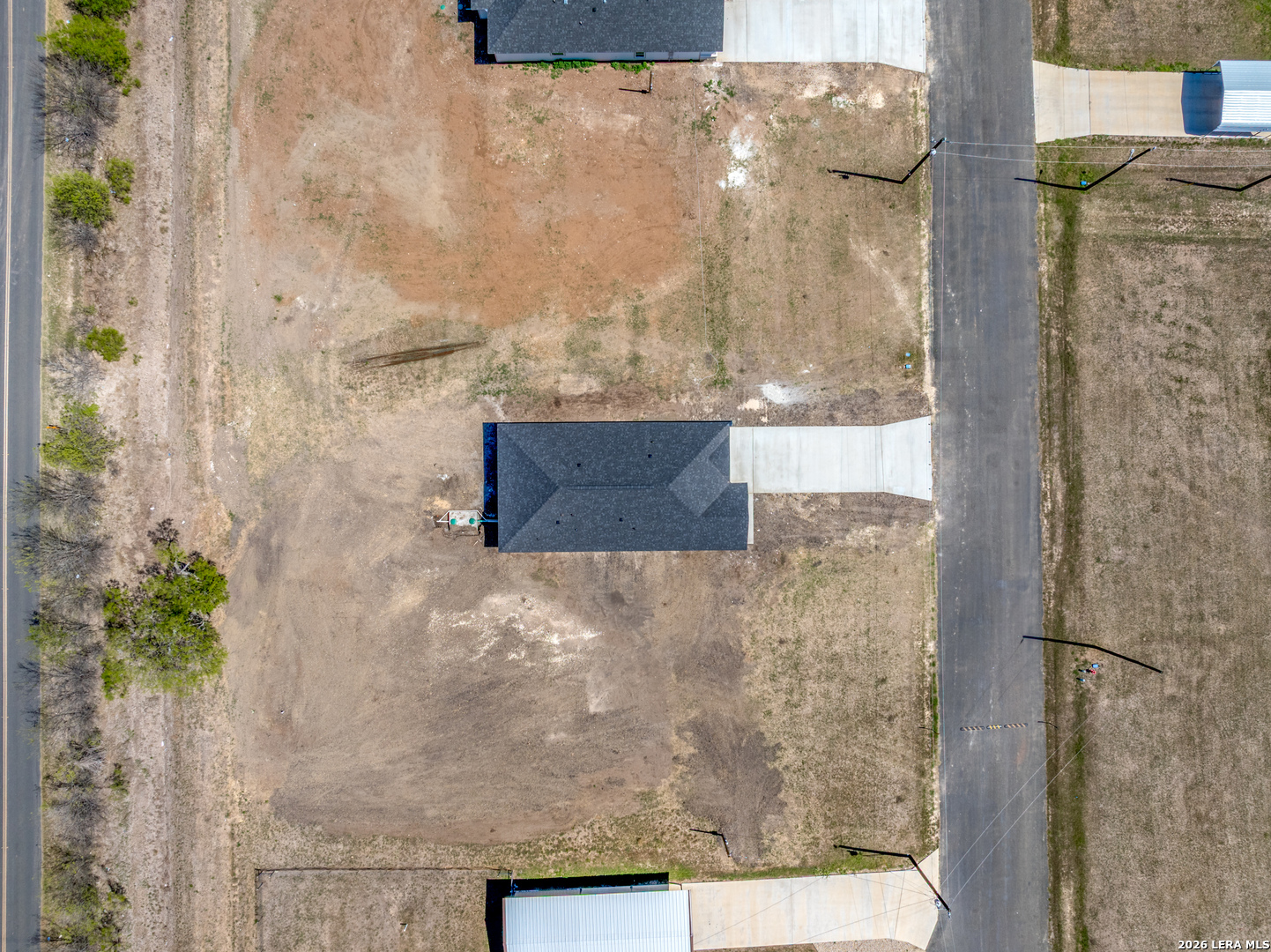 main property photo 33