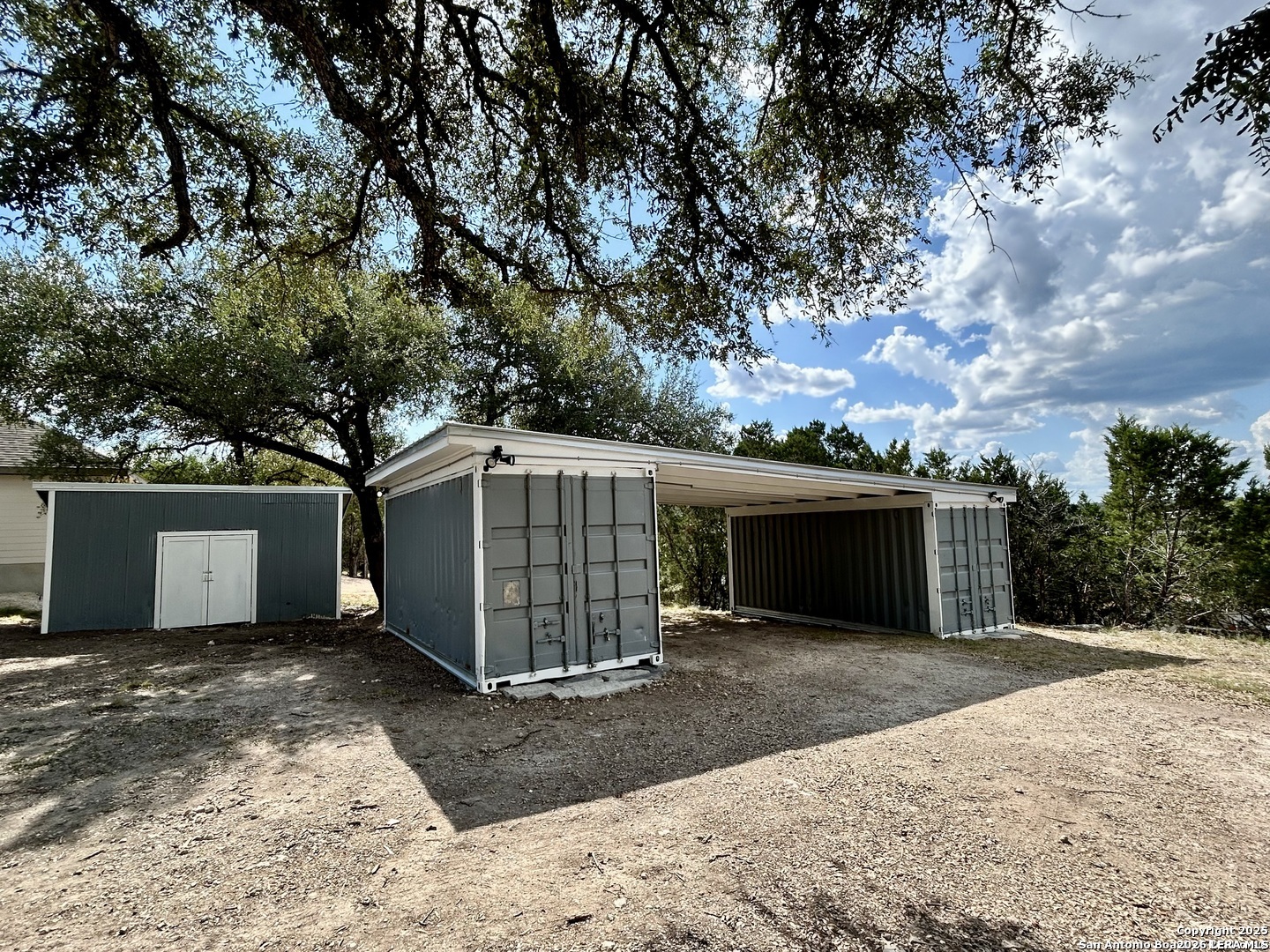 main property photo 19