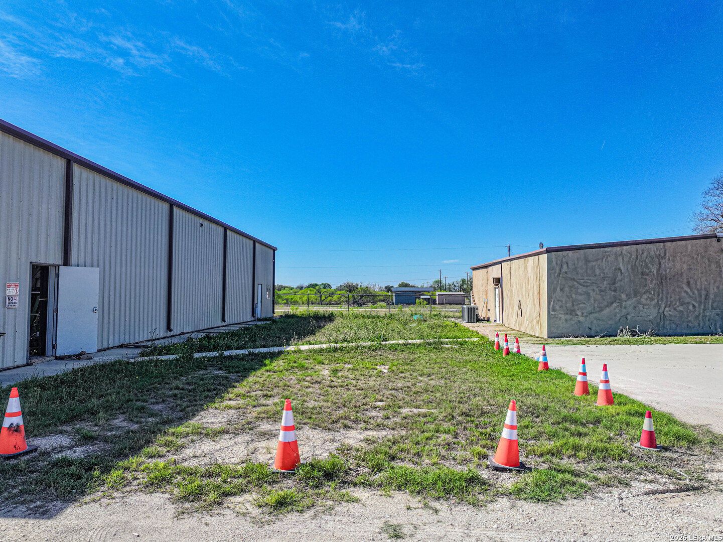 main property photo 39