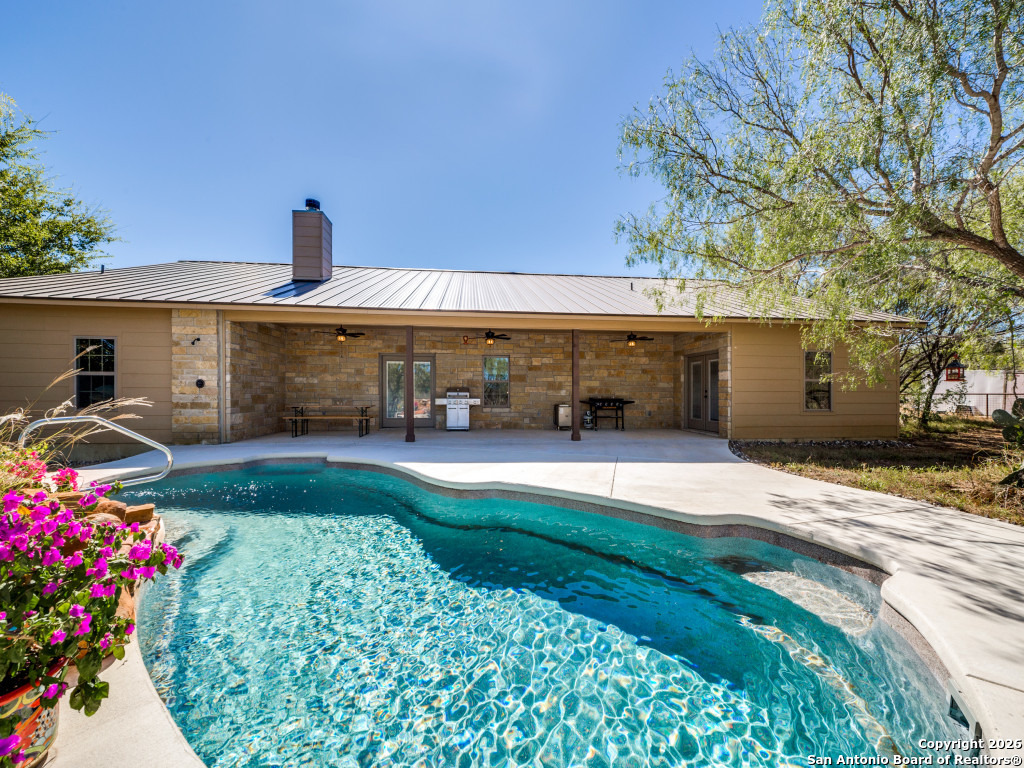 main property photo 17