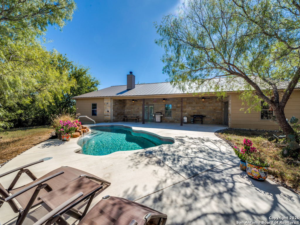 main property photo 18
