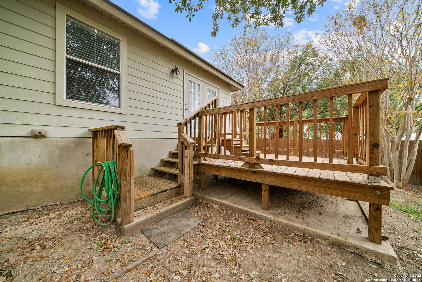 main property photo 28