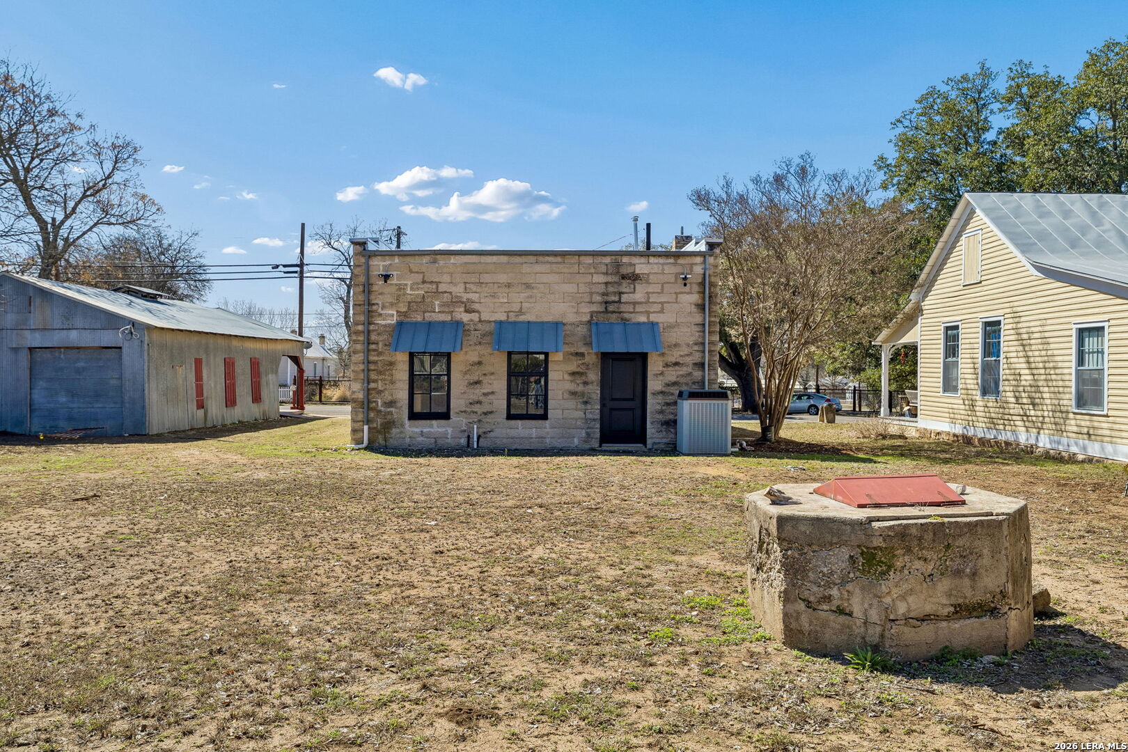 main property photo 16