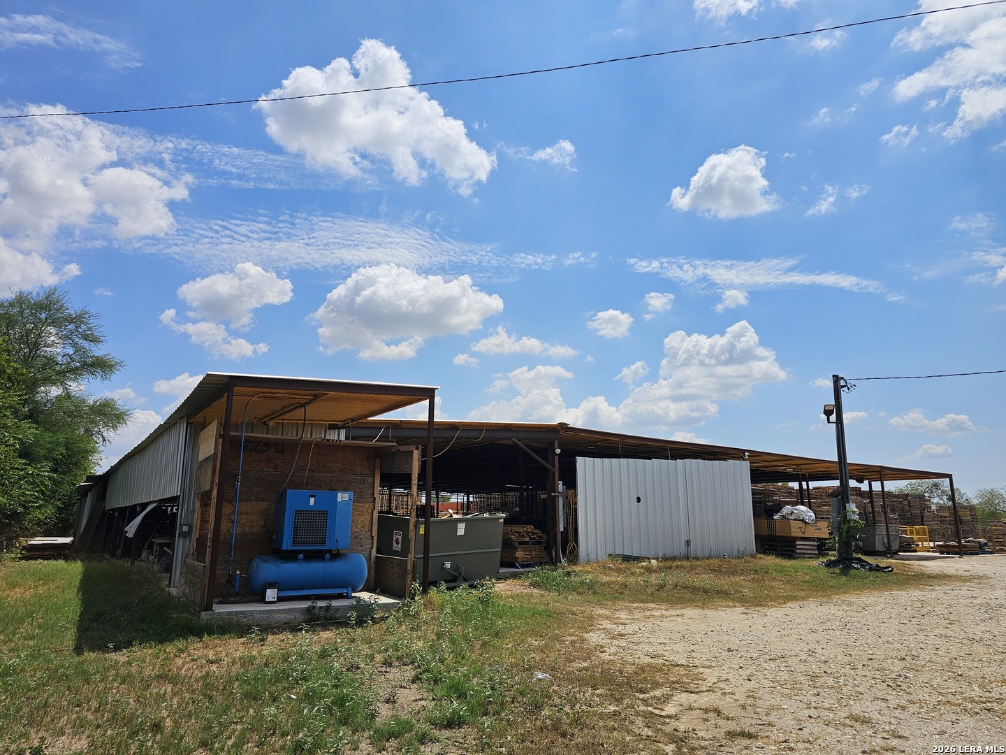 main property photo 10