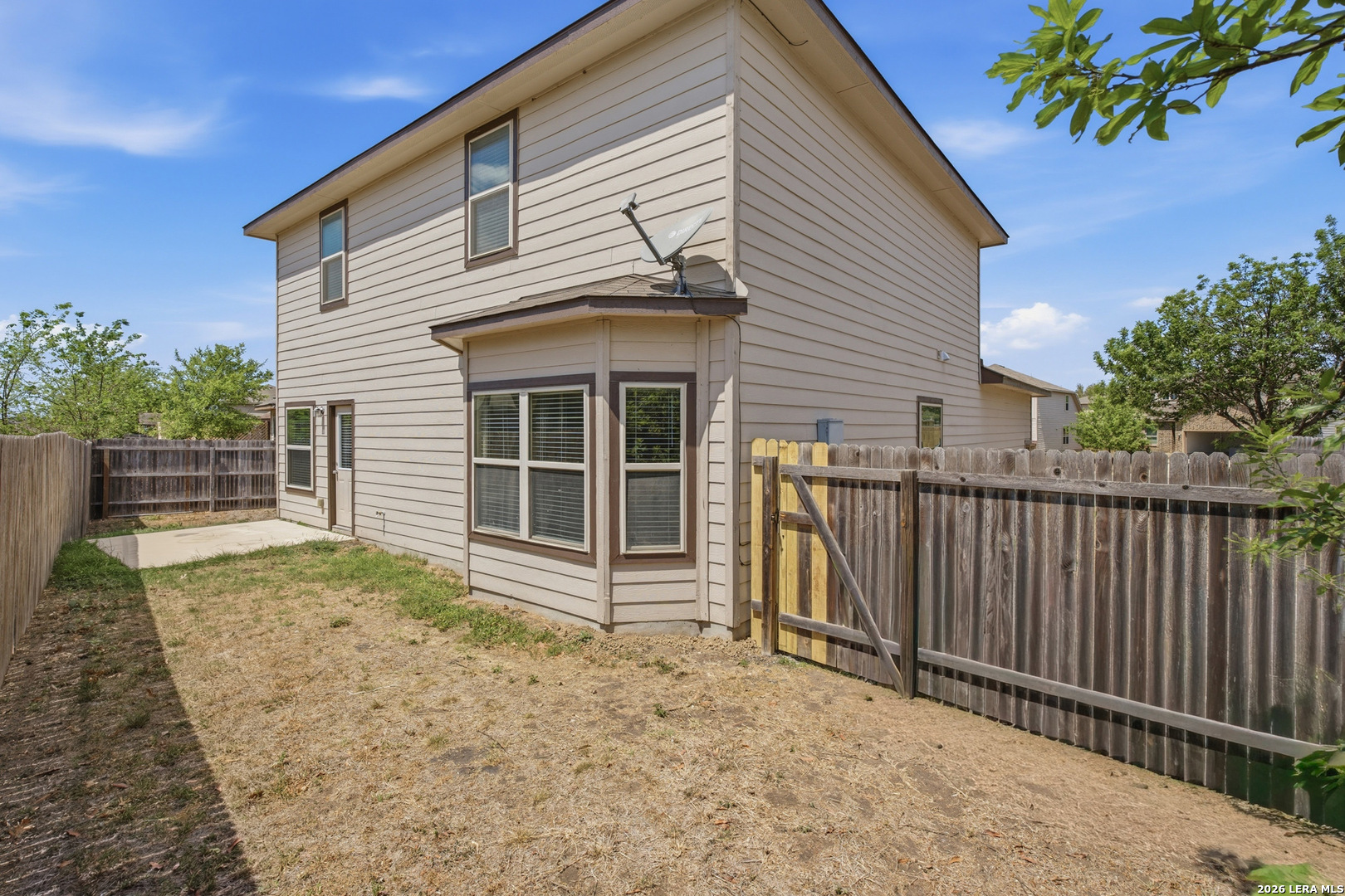 main property photo 37