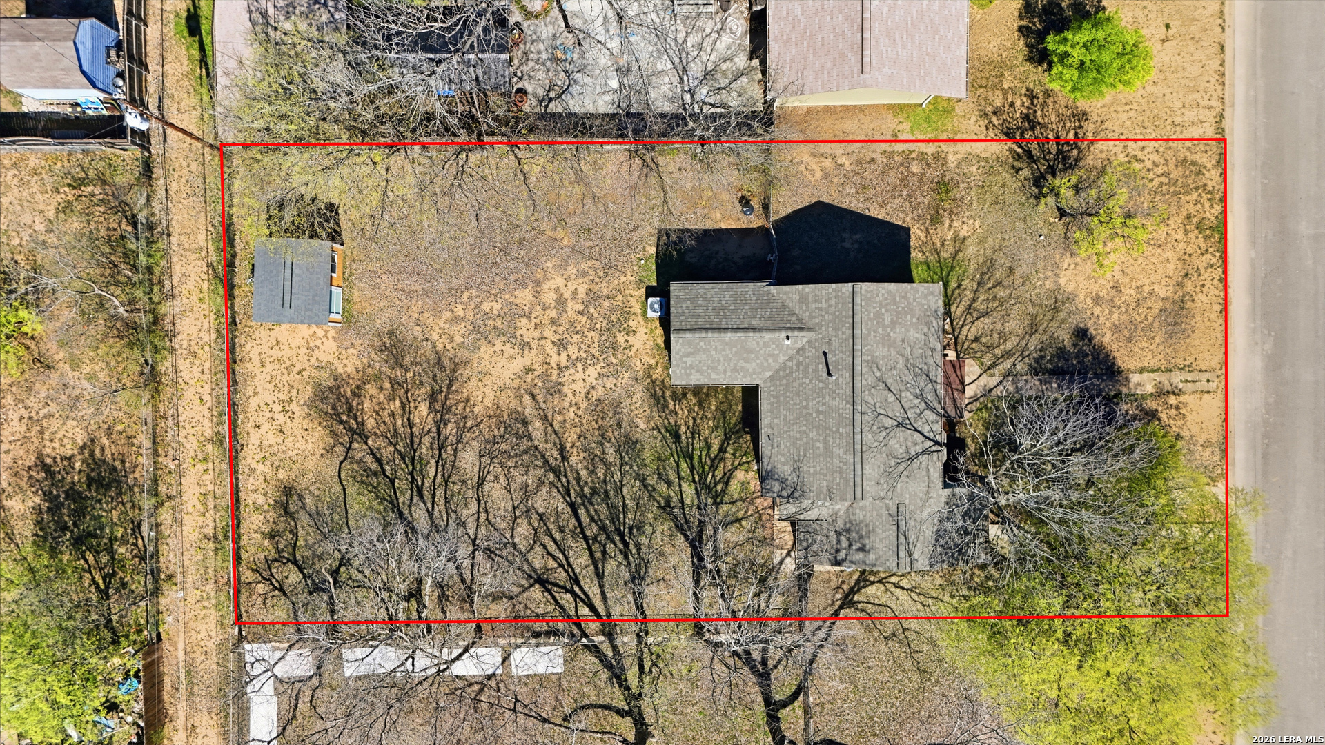 main property photo 30
