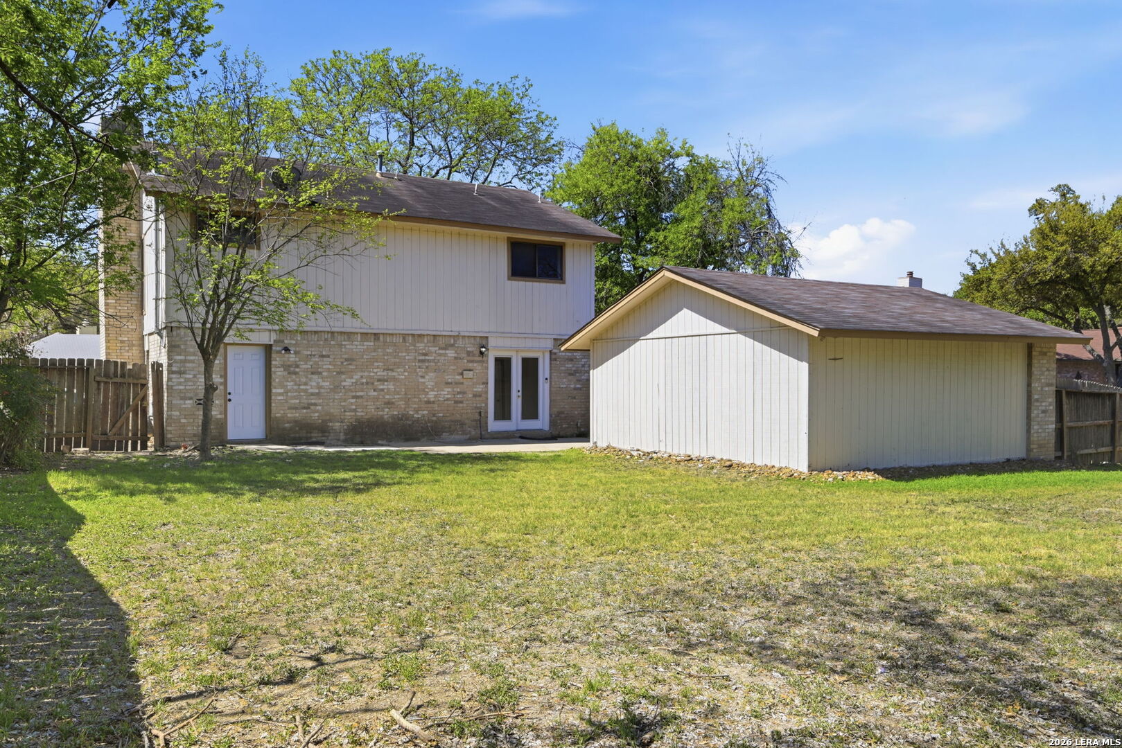 main property photo 23