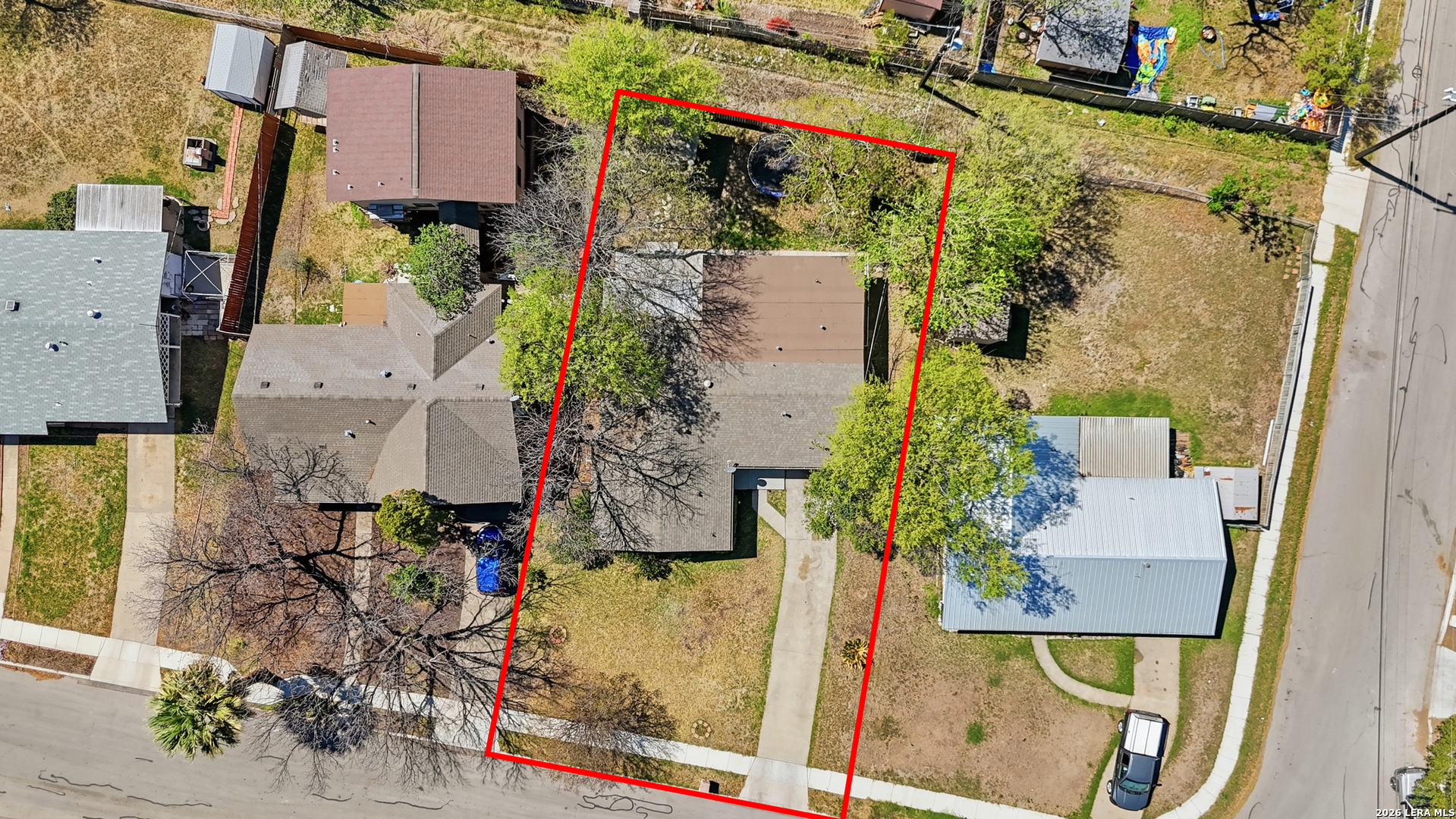 main property photo 23