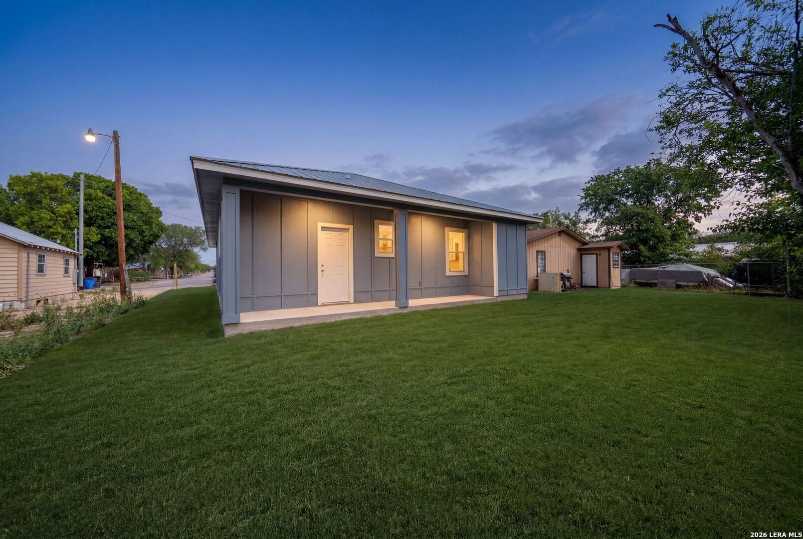 main property photo 34