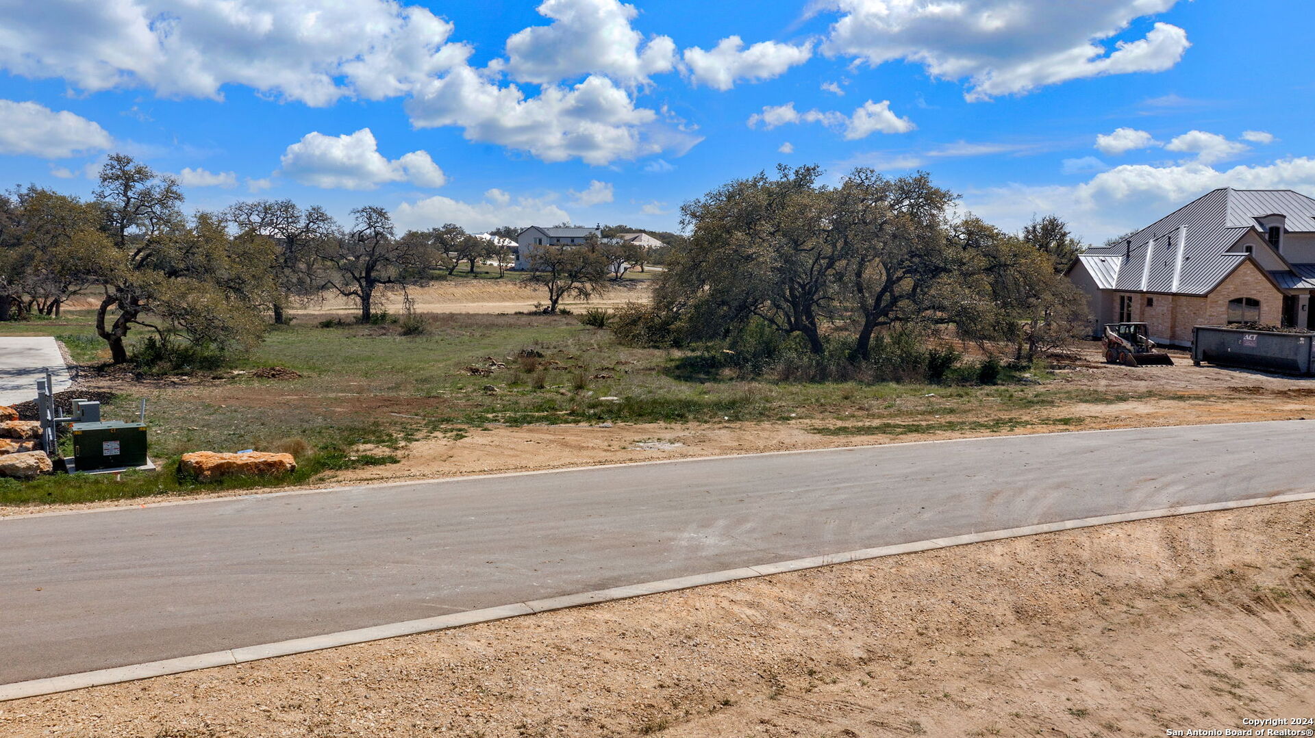 main property photo 3