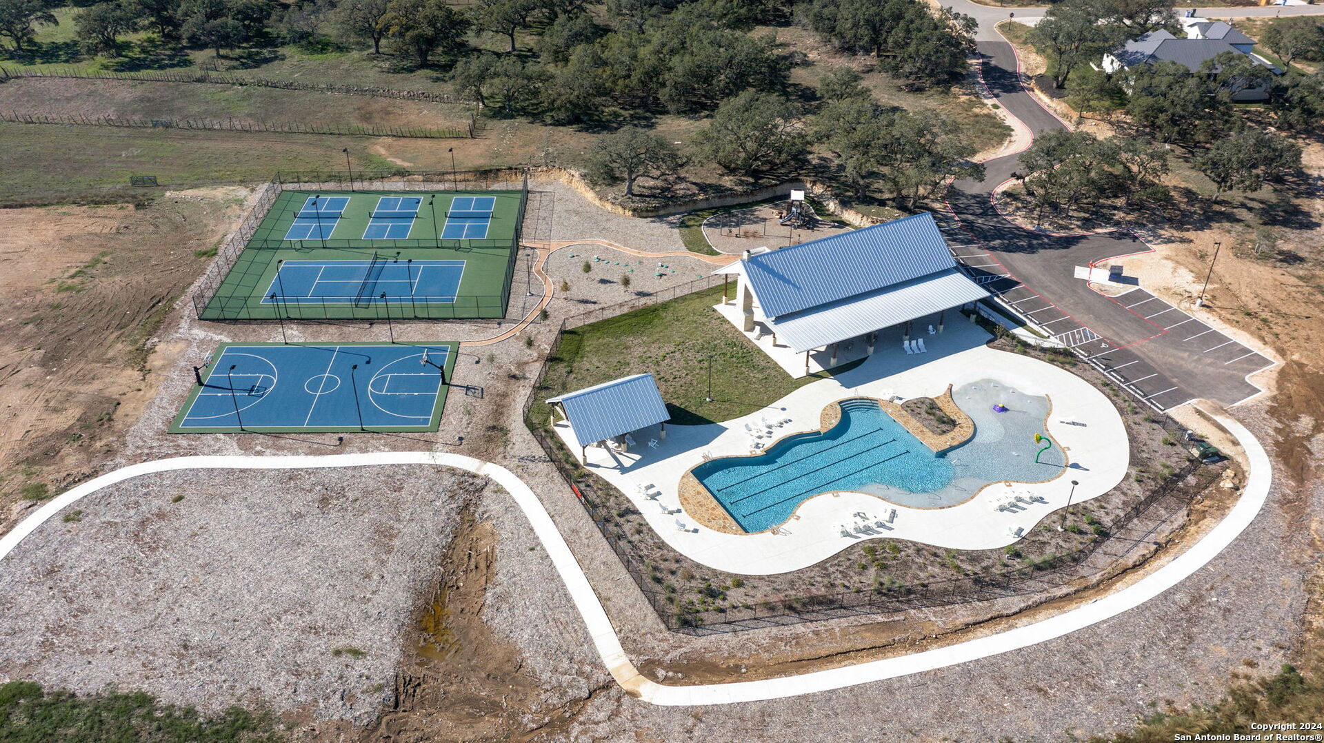 main property photo 9