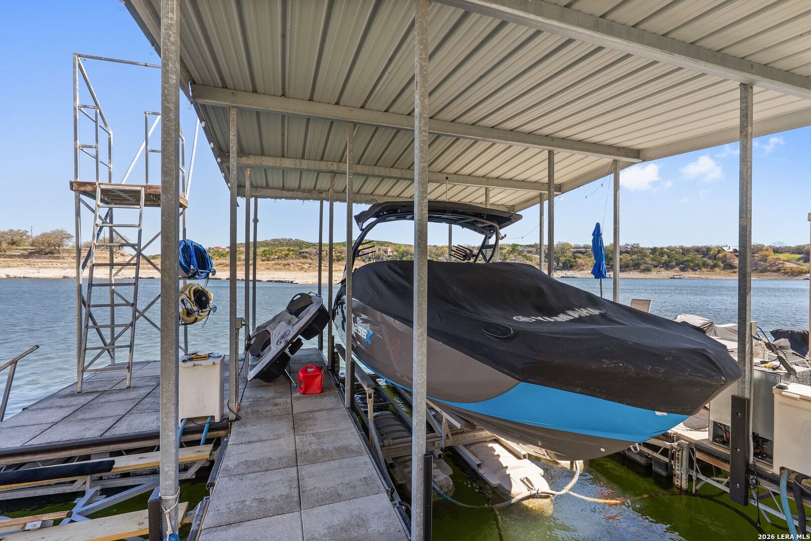 main property photo 36