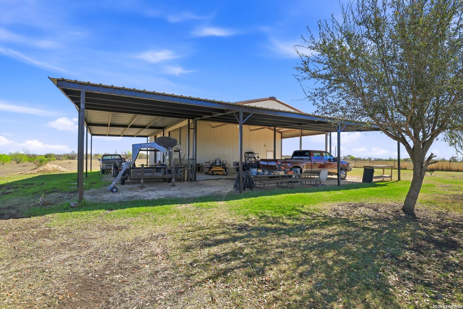 main property photo 31