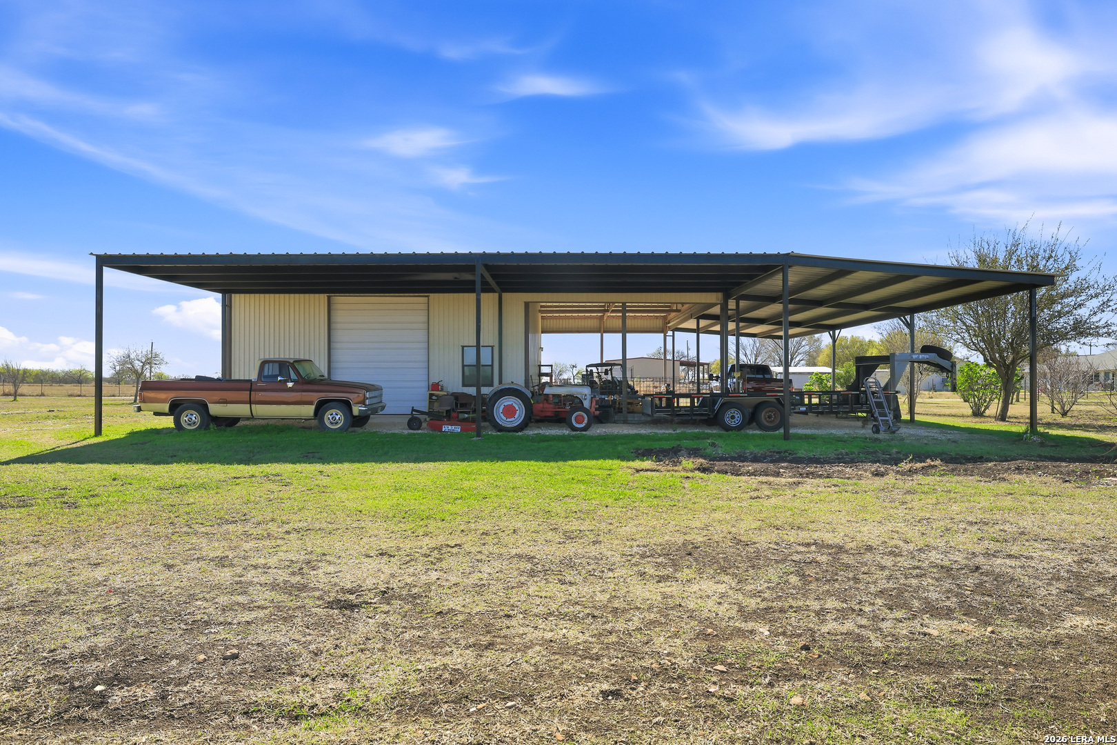 main property photo 32