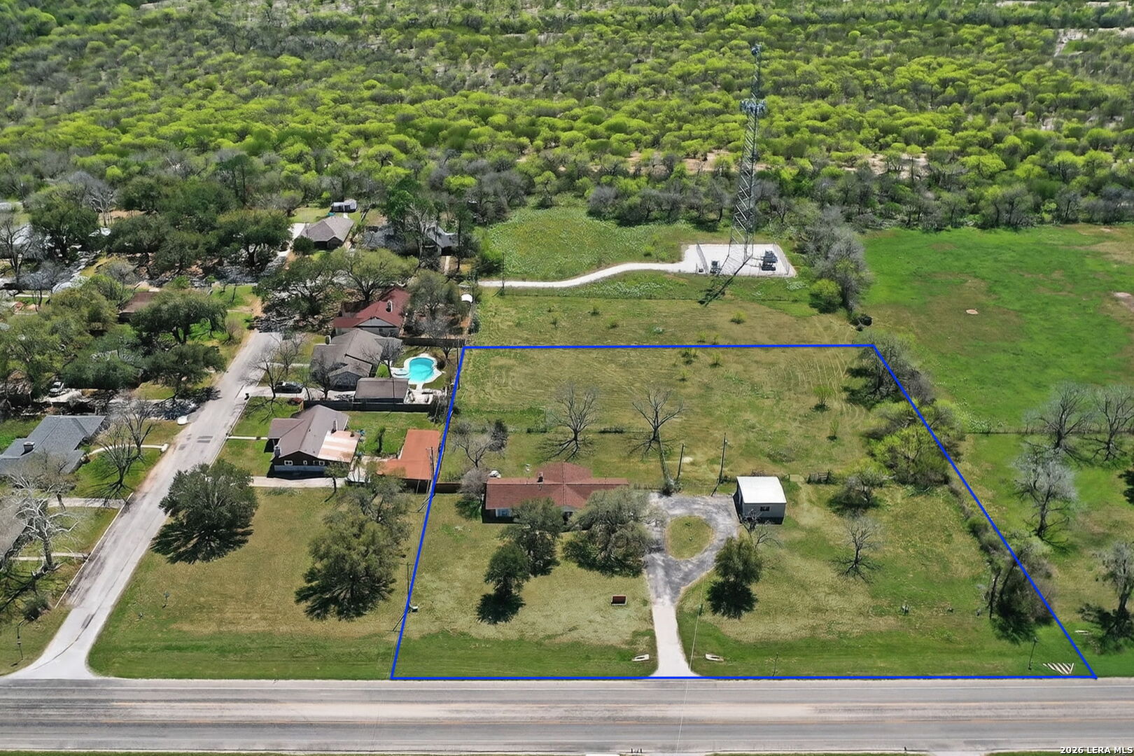 main property photo 40