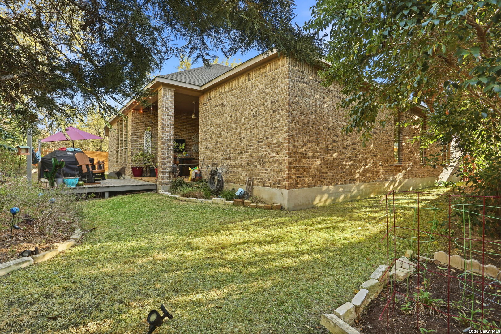 main property photo 28