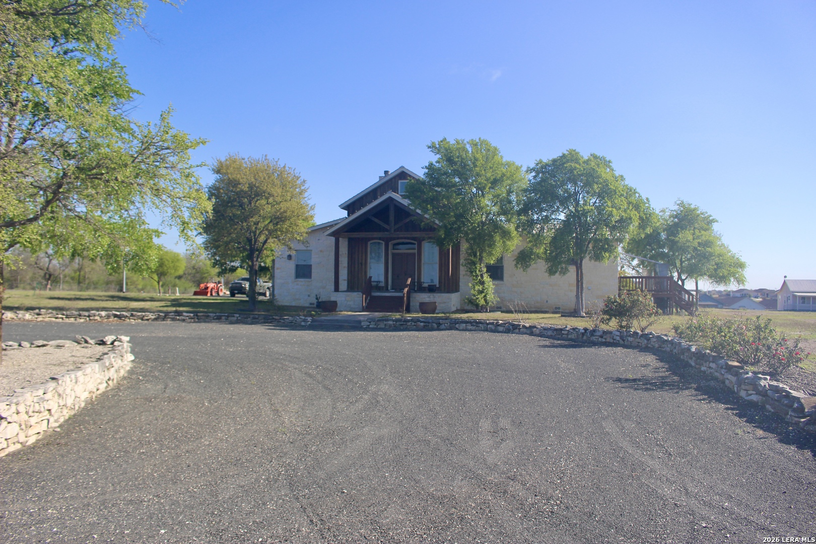 main property photo 11