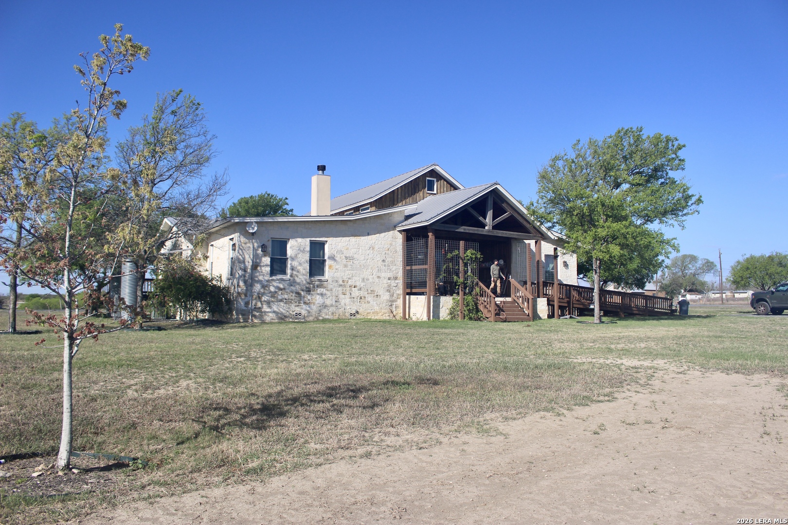 main property photo 3