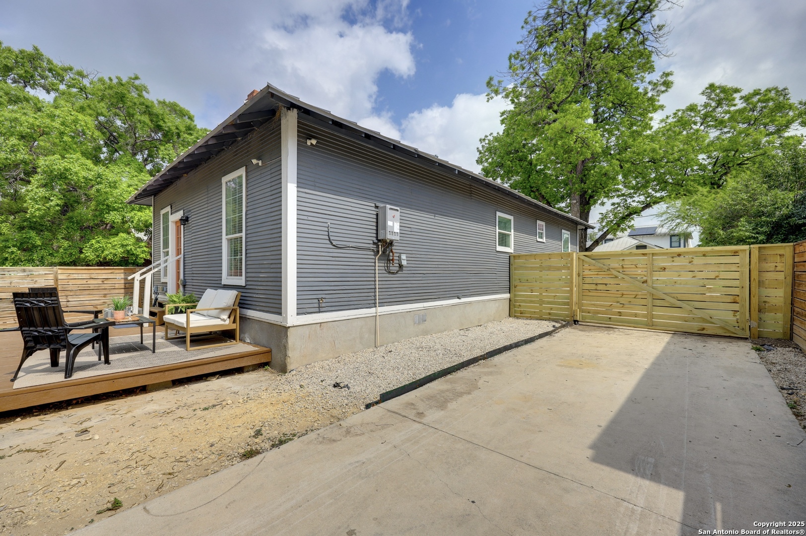 main property photo 14